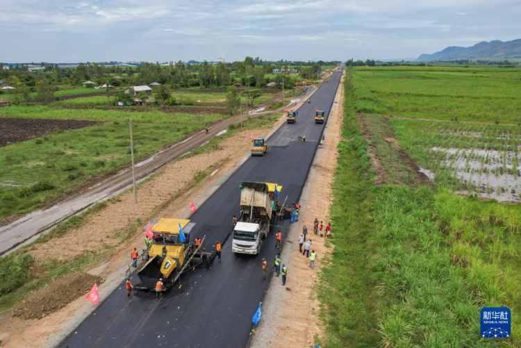 在肯尼亚，有条“蔗糖之路”
