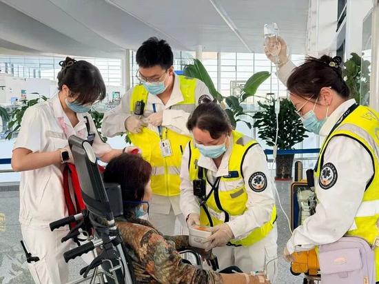 新疆机场集团：守护生命 “救”在身边