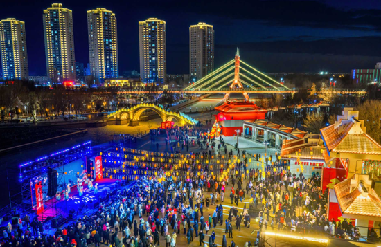 灯火璀璨映油城 欢歌笑语闹元宵——克拉玛依市多彩活动共庆2026年元宵佳节