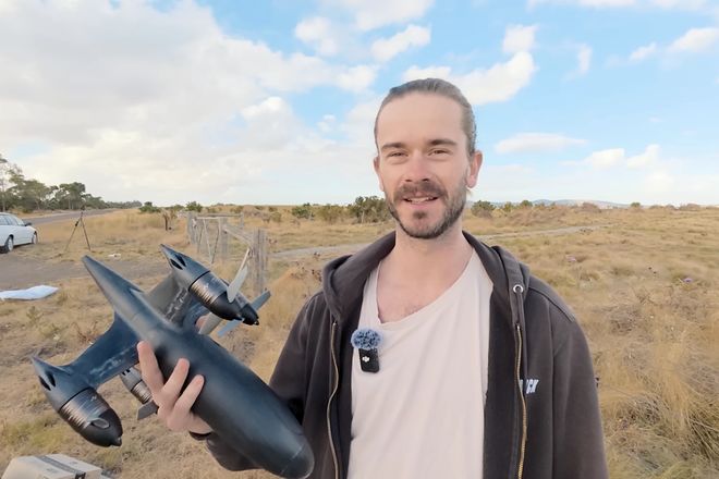 全球最快纯电动遥控四轴无人机诞生：时速高达661公里/小时