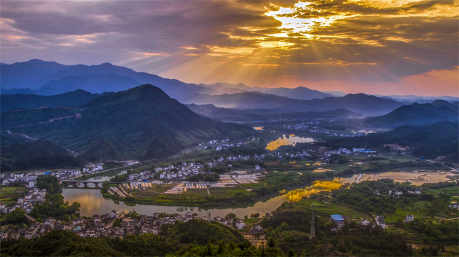 乡村振兴在行动｜安徽黄山：徽风皖韵绘新卷 和美乡村入画来