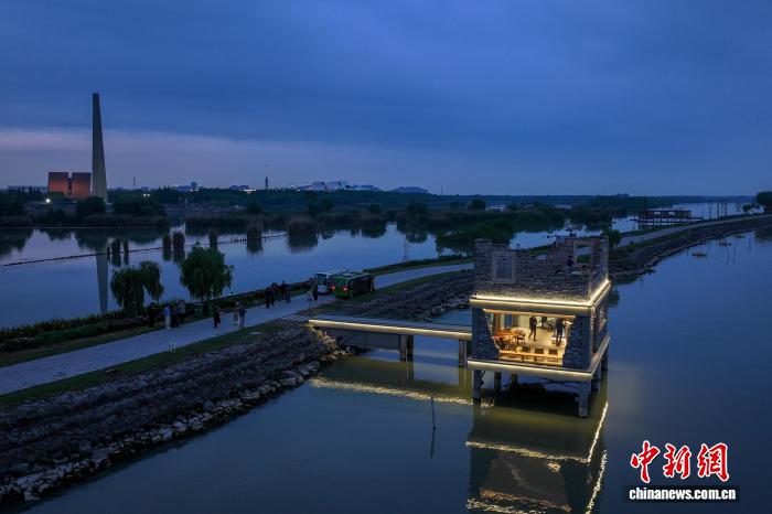 安徽巢湖岸边颜值焕新 咖啡香盘活湖畔经济