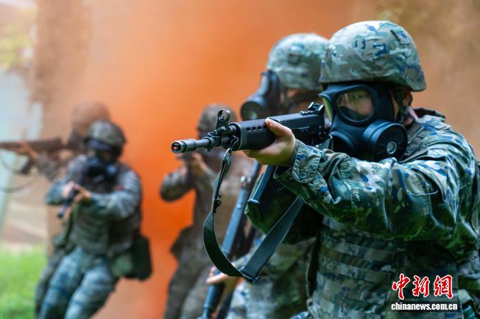 广西桂林：鏖战训练场 锤炼硬实力