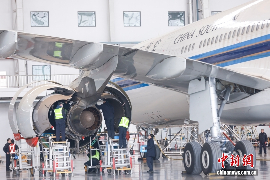 （新春见闻）飞机工程师加强检修守护春运安全