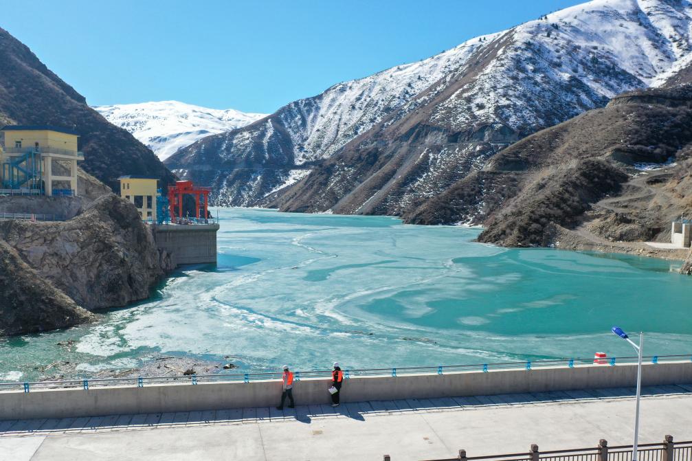 气温回升加速积雪消融 新疆进入春季防汛关键期