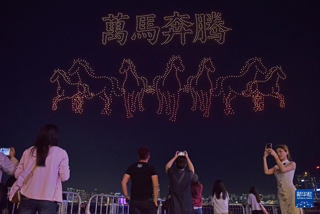 2026架无人机表演亮相香港湾仔海滨