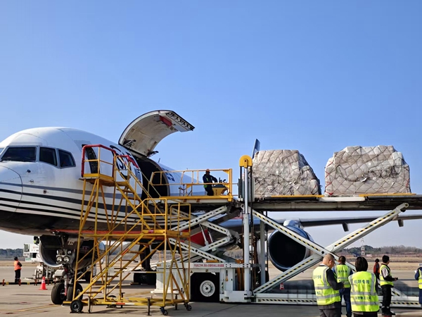 服务两岸经贸合作 顺丰航空“南京—台北”定班货运航线顺利启航