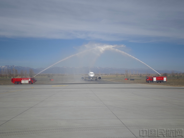 东航“北京—塔城”直飞航线成功首航