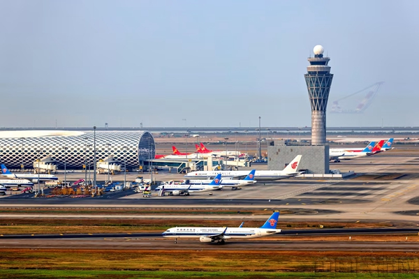 深圳空管站2025年保障航班量近45万架次 “三跑道时代”开启新篇