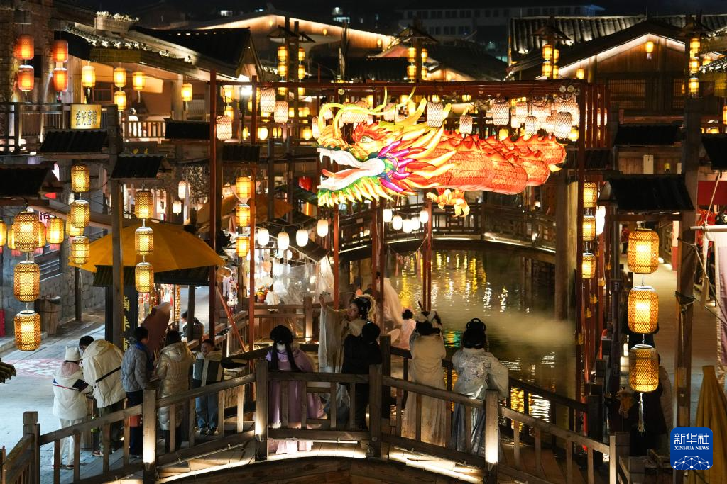 湖南南岳：衡山脚下夜缤纷