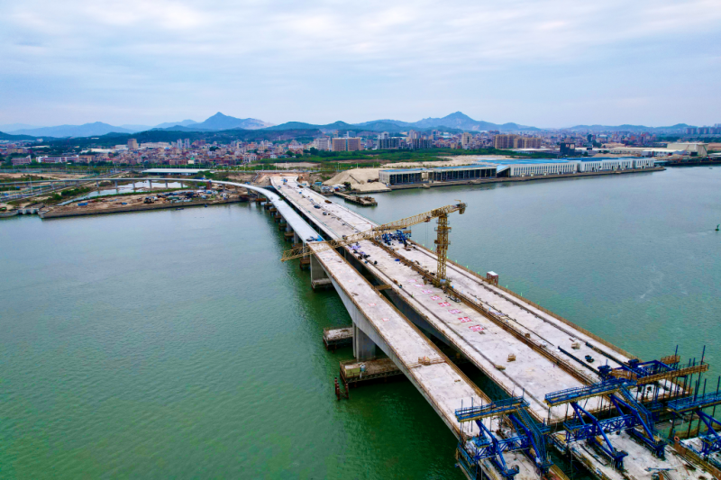 厦门机场片区莲嶝大桥莲河侧主体结构全部完工
