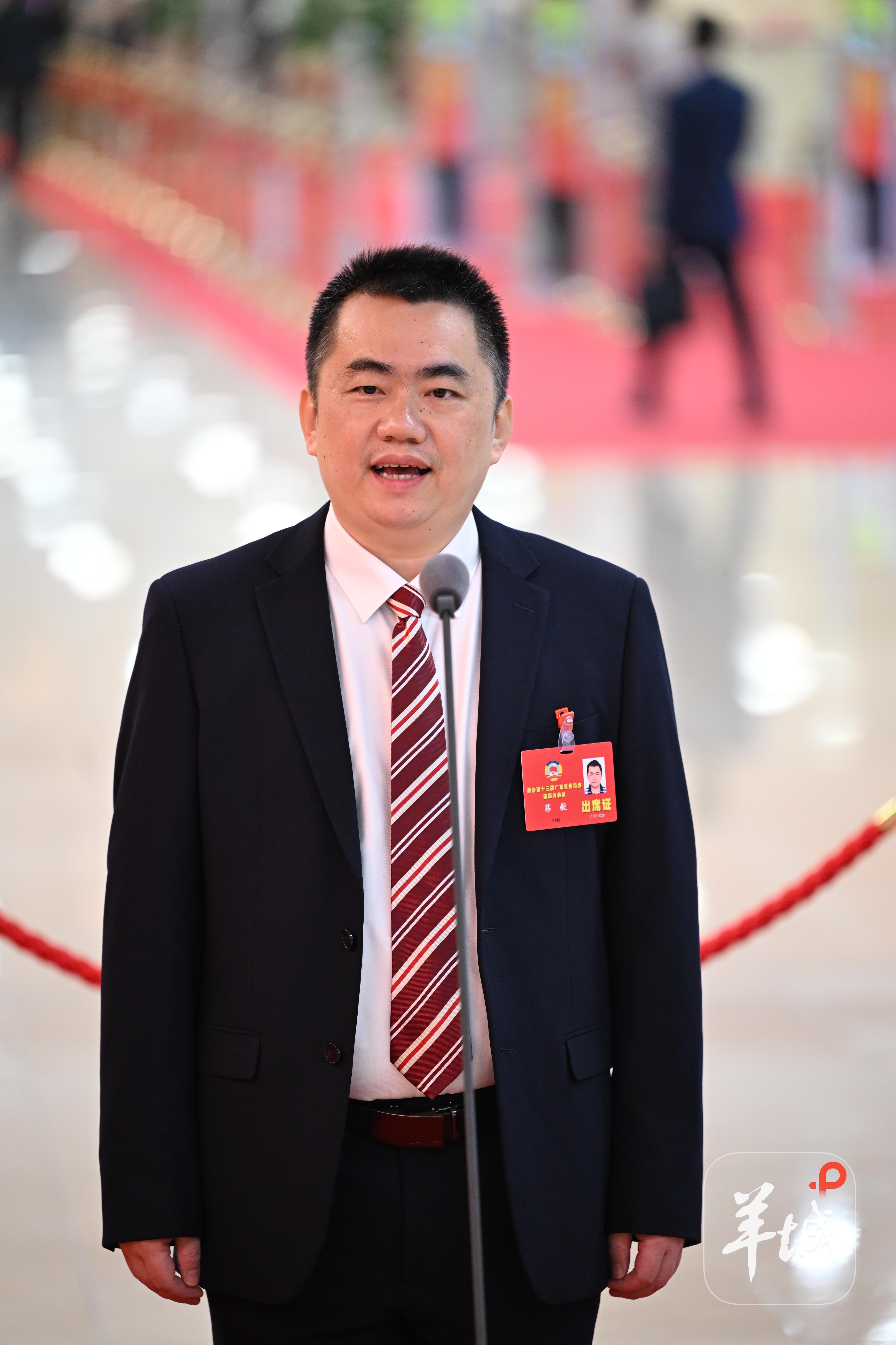 Guangdong CPPCC members respond to hot topics via first Members' Corridor