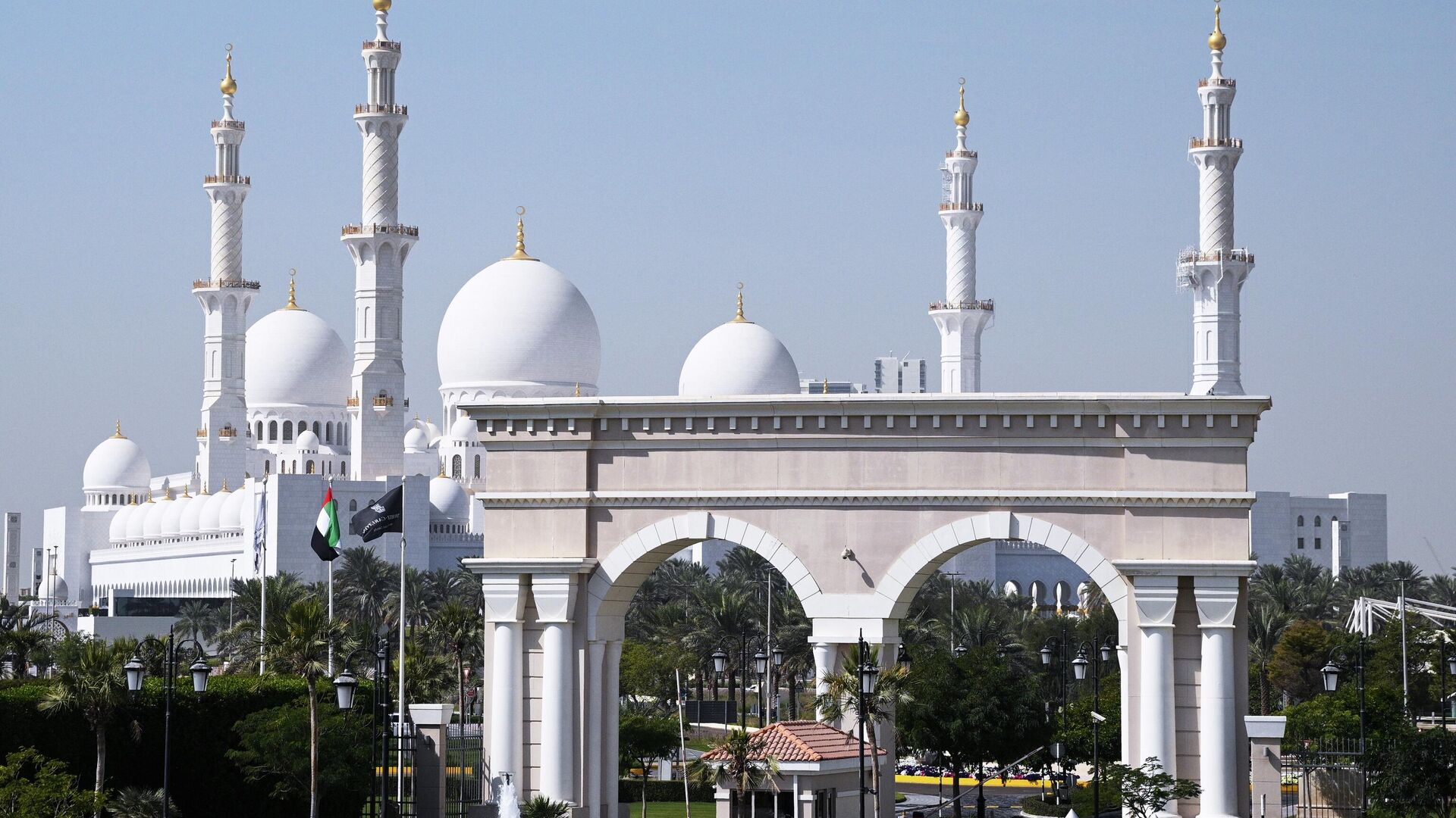 阿联酋防空系统过去一日拦截7枚弹道导弹和16架无人机