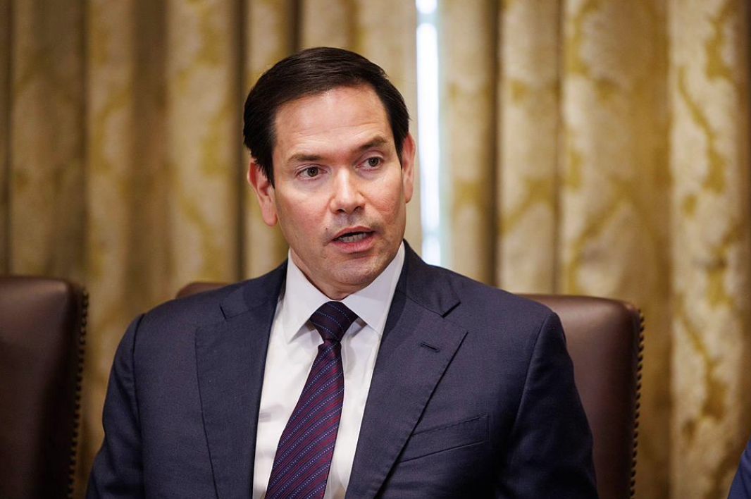 鲁比奥：伊朗无人机击中美驻迪拜领事馆外停车场