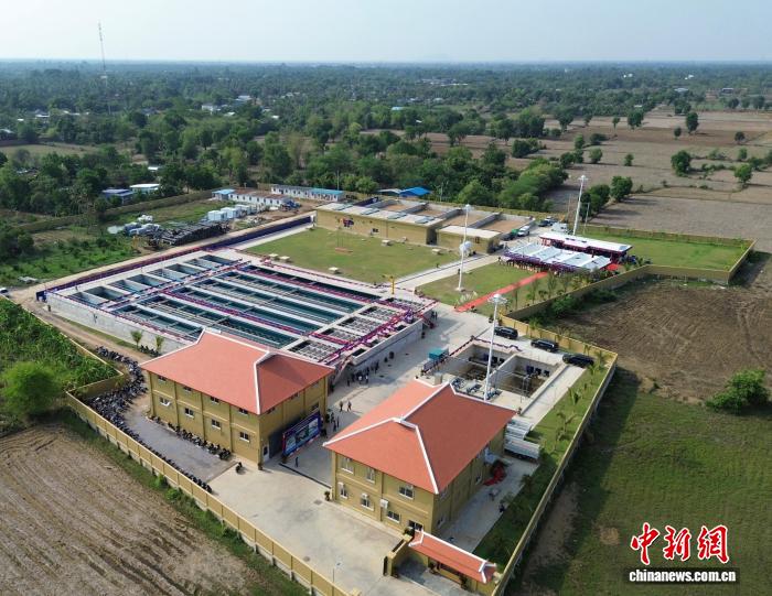 中企承建柬埔寨供水项目助马德望民众喝上“放心水”