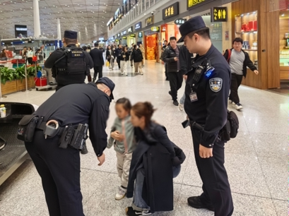 母婴室里萌娃“失踪”？ 首都机场公安5分钟快速找回走失女童