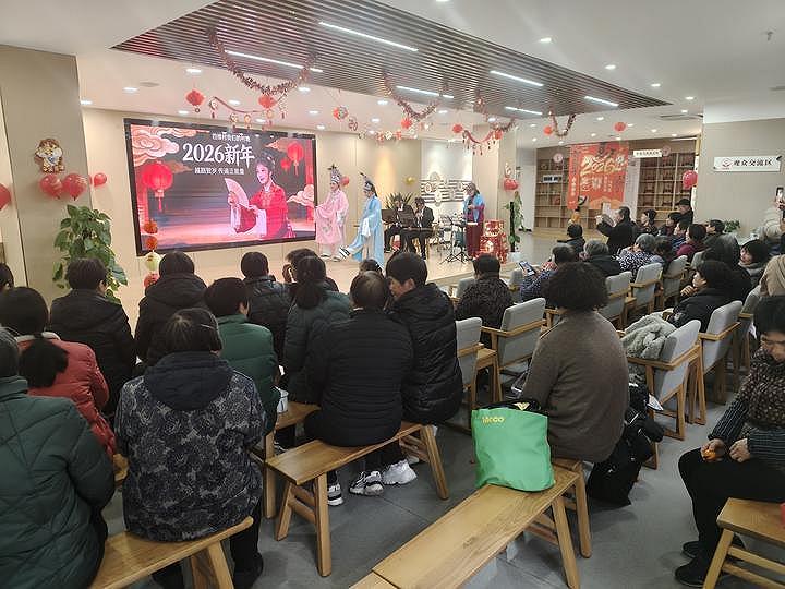 新华鲜报丨火热“村晚”！中国乡村动人年味