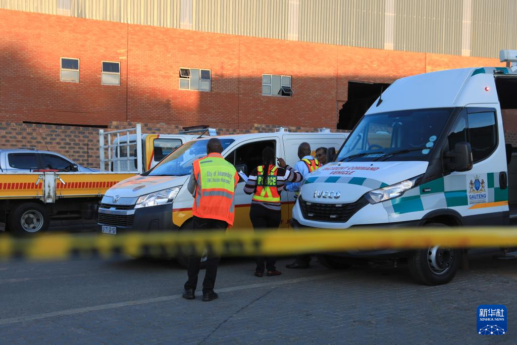 南非约翰内斯堡建筑坍塌事故已致6人死亡