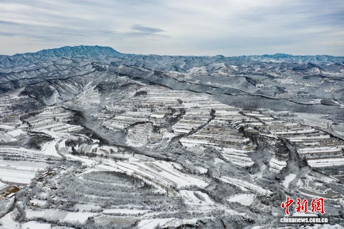 河南三门峡：雪落山峦绘丹青