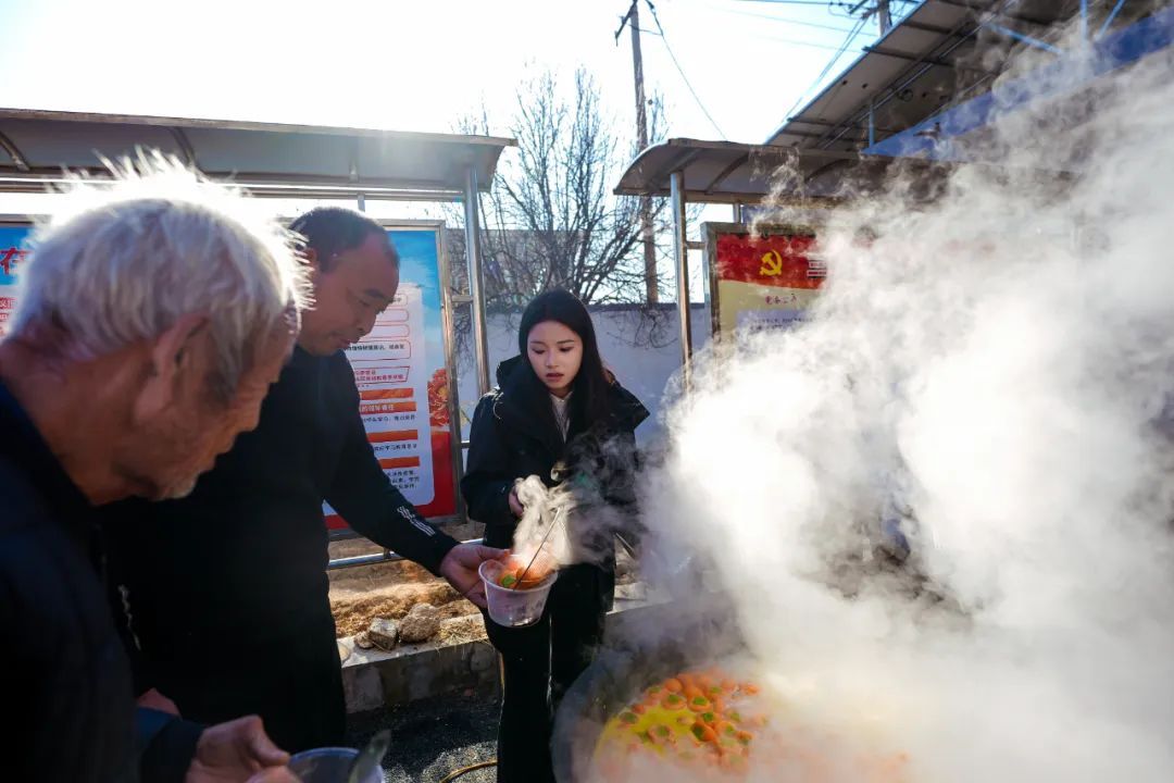 好家伙！00后回村，闷声干大事！