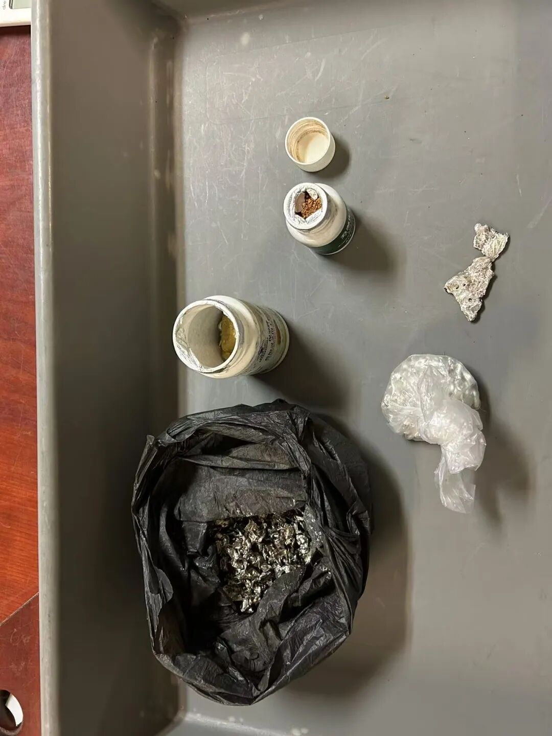 “炼金术师”违规携带金银制品进境，被广州海关查获