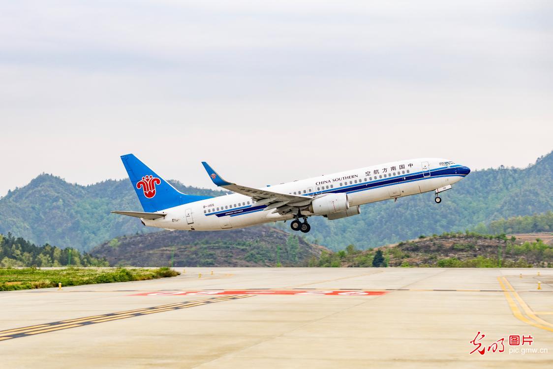 毕节飞雄机场试飞圆满完成