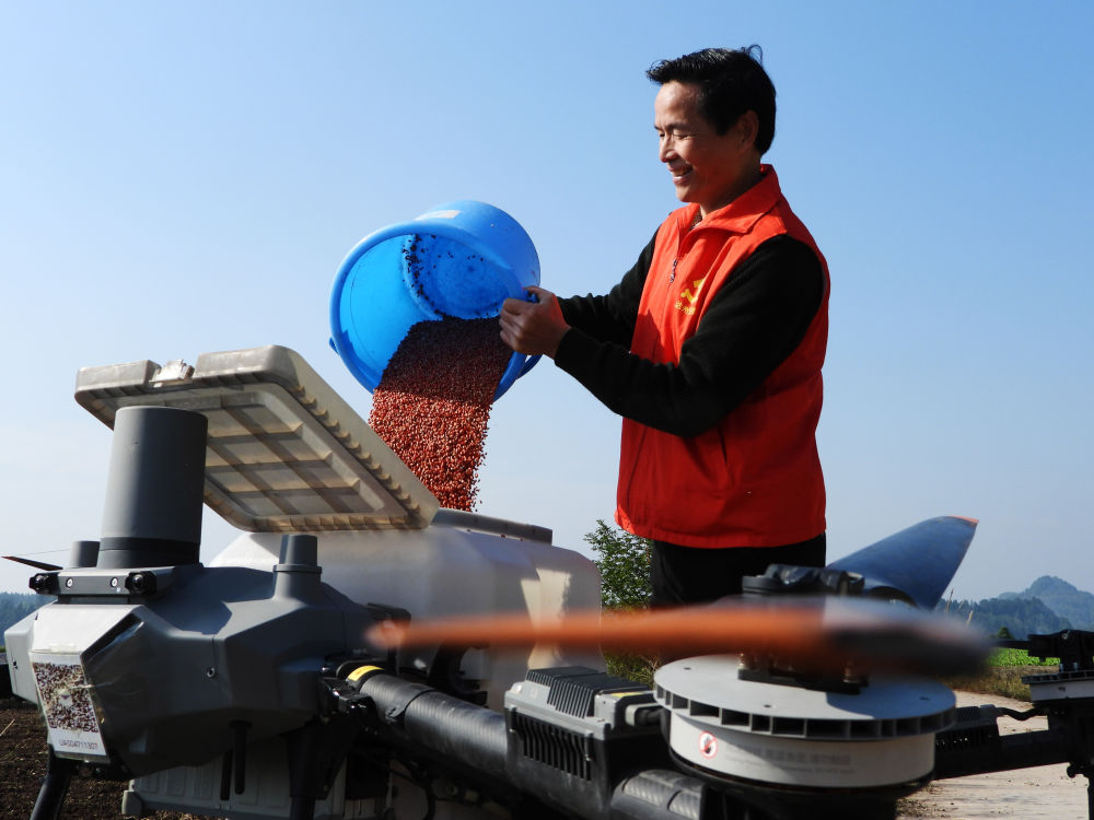 四中全会精神解读·市场最前沿|驶向丘陵山区！国产农机焕新启程