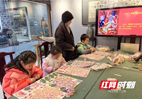 点赞！年味里的“科技”范儿