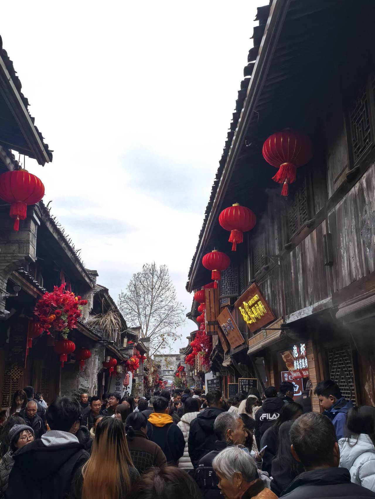 每天30场演绎轮番登场 台州府城沉浸式体验吸引八方游客